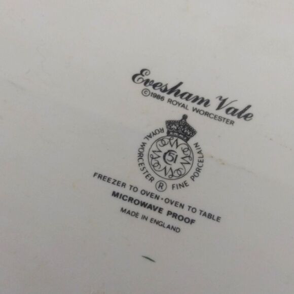 Royal Worcester England Evesham Vale Porcelain Oval Platter w/ Fruit Design - Picture 13 of 16